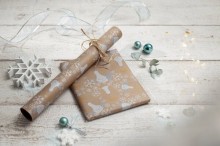 Weihnachts-Geschenkpapier "Polar Bear" mit Aufreißstreifen, Kraftpapier